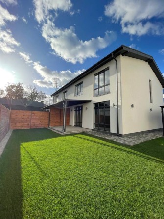 ПРОДАЕТСЯ Дуплекс с РЕМОНТОМ. Газ. Центр канализ. - фото 1