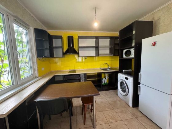 Будинок з ремонтом на 6 сотках біля Бучанського Парку Буча