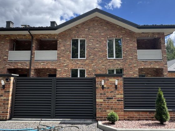 Таунхаус із чистовим наповненням у Стоянці біля рекреаційної зони Ирпень