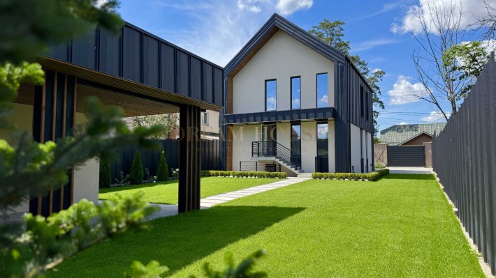 Будинок з підвалом на 6,5 сотках, плюс будинок відпочинку. Газ! - фото 1