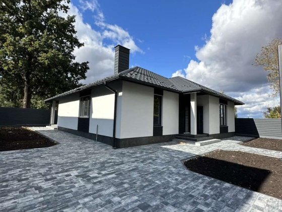 ПРОДАМ чепурненький будинок в Бучі з терасою, 5 сот Буча