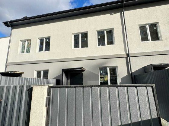 Таунхаус в центрі міста 3 поверхи, тераса та балкок Всі програми ТАК Ирпень