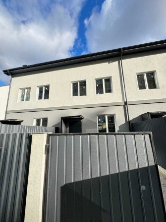 Таунхаус в центрі міста 3 поверхи, тераса та балкок Всі програми ТАК - фото 1