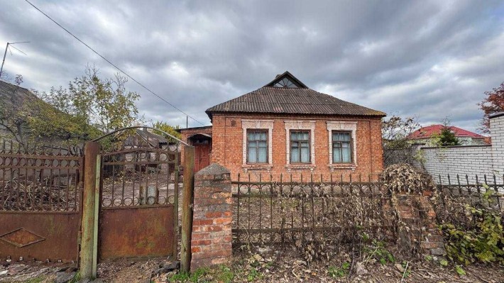 Продаємо будинок на Черняховського (пл. Визволення) - фото 1