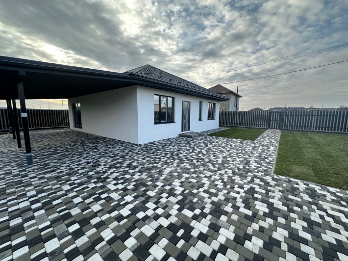 Продам НОВЕНЬКИЙ будинок з терасою. 5 соток.ТОРГ. РОЗТЕРМІНУВАНН - фото 1