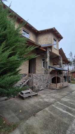 Будинок в Ірпені з укриттям, гаражем та терасою, сертифікат! - фото 1