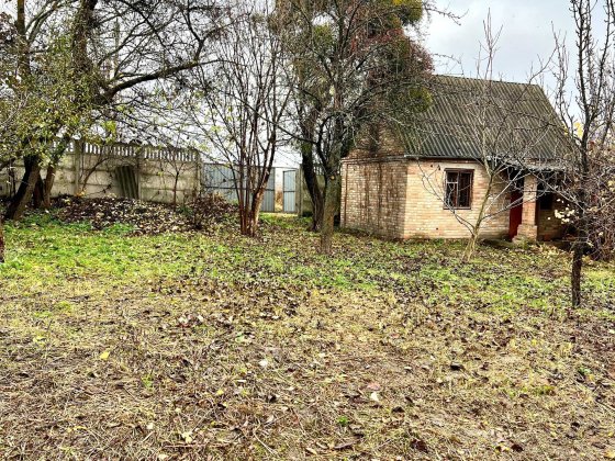 Продам земельну ділянку в Луцьку з невеликим цегляним будинком! Луцк