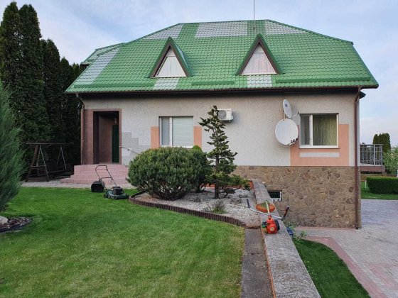 Продам затишний будинок розташований в парковій зоні з чудовими видами