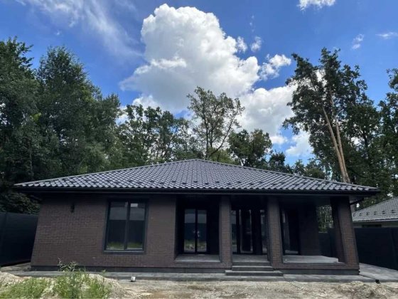 Продаж одноповерхового БУДИНКУ в Бучі 184 м2 на 7ми сотках Буча