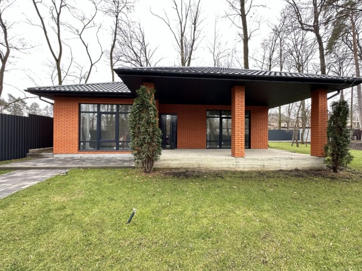 Одноповерховий будинок біля Бучанського парку. - фото 1