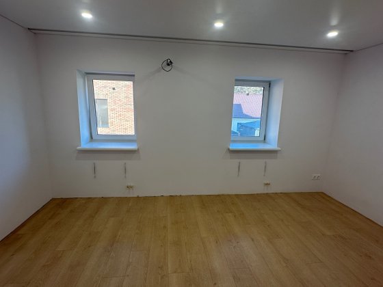 Останій! Таун з новим ремонтом в зручній локації Ирпень