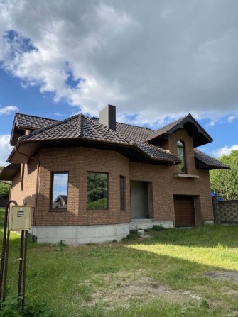 Продаж будинку з підвалом та гаражем в Луцьку - фото 1