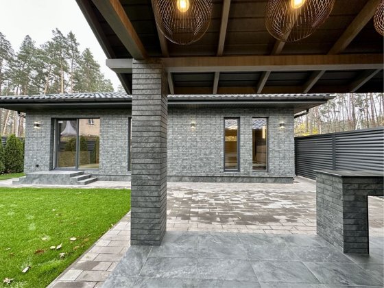 Сучасний будинок з ремонтом у лісовій Бучі Буча