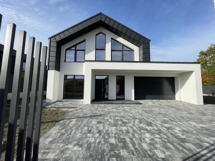 Будинок. Луцьк. Будинок. - фото 1