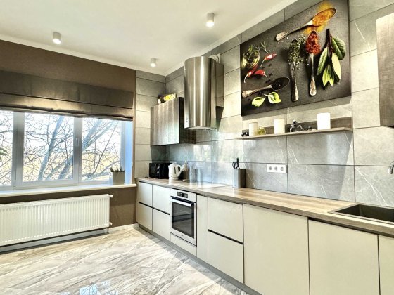 Будинок з сучасним ремонтом. Газ. Камін. Підвал. Ирпень