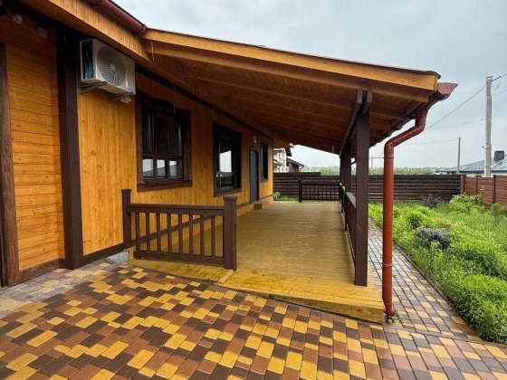 Будинок з новим ремонтом в елітному районі міста Буча Буча