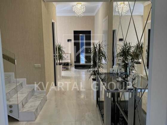 Будинок площею 200м2 на 10 сотках. Р-н "Бистро Пекаря" (Тоскани) Буча