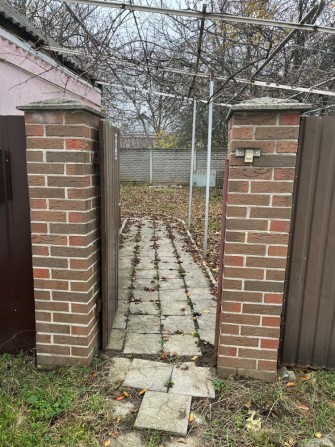 Продам 1/2 будинку , окремий  двір!! - фото 1