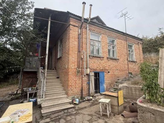 Добротний будинок в центрі міста Полтава