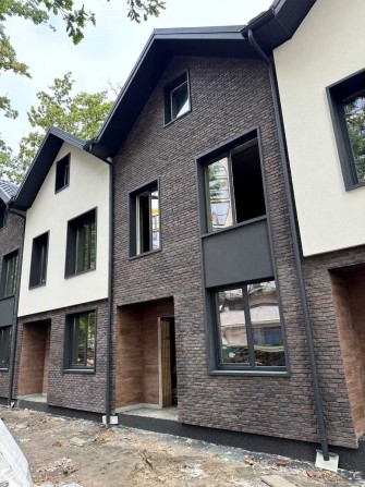 Готовий ТАУНХАУС у м.Ірпінь - фото 1