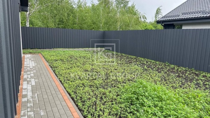 Продаж окремо стоячого будинку в оточенні лісу, хіба не ідеально?! - фото 1