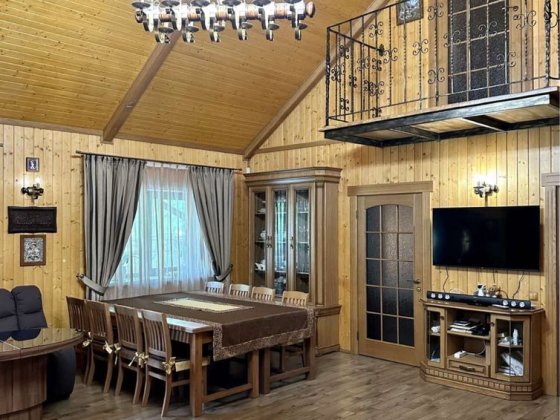 КИРПИЧНЫЙ дом с БАССЕЙНОМ и ПОДВАЛОМ на 10 сотках!Район wood and food Буча