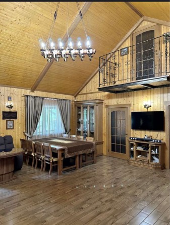 КИРПИЧНЫЙ дом с БАССЕЙНОМ и ПОДВАЛОМ на 10 сотках!Район wood and food - фото 1