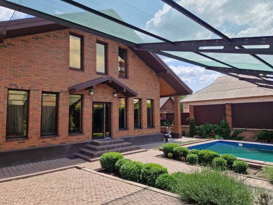 Сучасний будинок на Вернадського