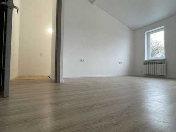 Знизив ціну на 5000 € !! Таунхаус з чудовим ремонтом+власне паркомісце Буча