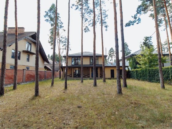 Розкішний будинок з ремонтом в Лісовій Бучі на 15 сотках! Буча