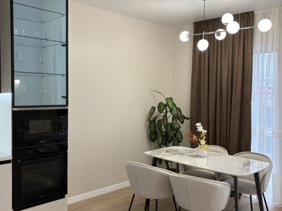 Котедж-дуплекс з дизайнерським ремонтом ,газом міськими комунікаціями Ровно