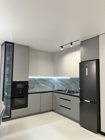 Котедж з авторським ремонтом центральними мережами район Макарова - фото 1