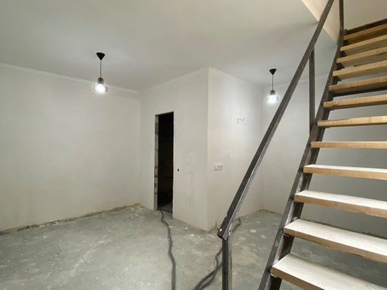 Таунхаус з ремонтом під чистову обробку. Власник - без комісії ! Буча