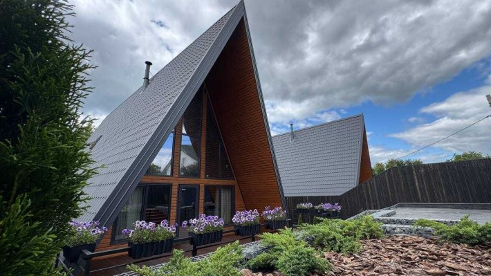 Будинок A-frame з ділянкою, терасами та ремонтом — без комісії - фото 1