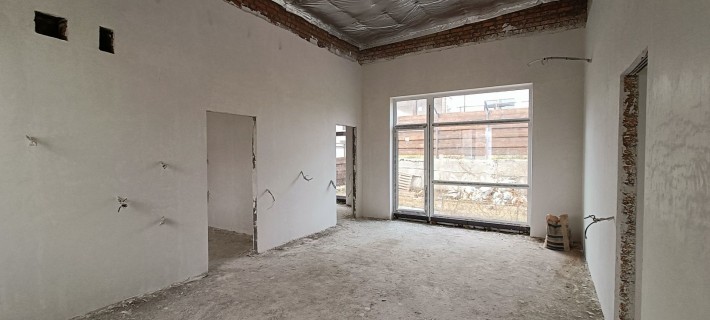 Котедж кутовий з ремонтом "ДРУЗІ". щасливе, новий двір - фото 1