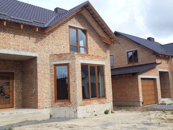 ПРОДАЄТЬСЯ новий 3-К будинок з червоної цегли: комфорт та надійність Ровно