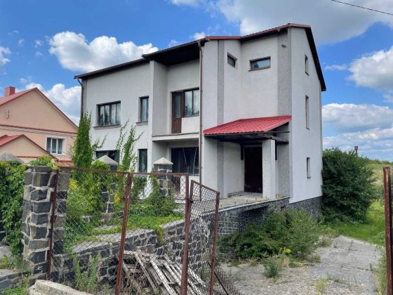 м. Рівне, вул. Полунична, 62 Рівне