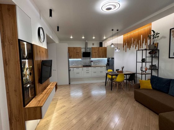 Сучасний котедж з ремонтом у районі Щасливого! Ровно