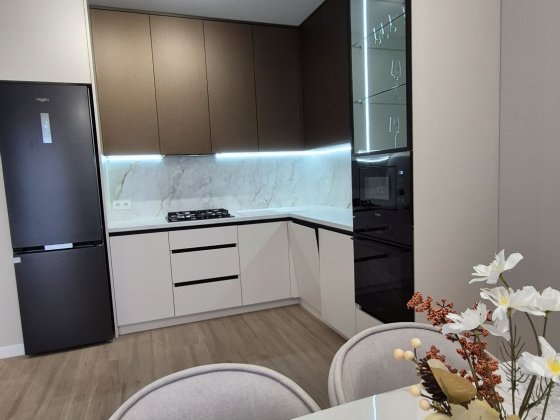 Продам стильний котедж з дизайнерським ремонтом! Ровно