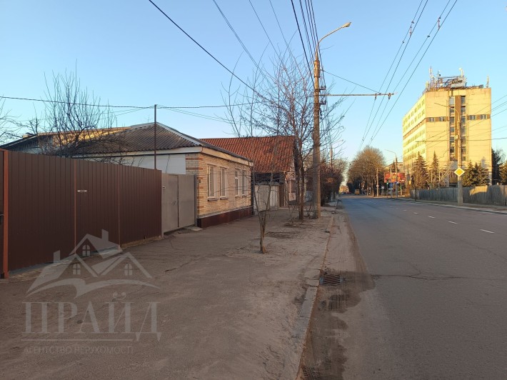 Продам частину будинку в Центрі - фото 1