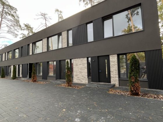 Сучасний таунхаус в Бучі з 2 парко місцями Буча