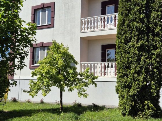 Чудовий будинок в крутому районі Ровно