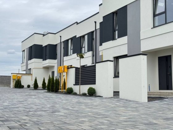 Котедж в розбудованій локації 103м2, 2.11 сот Ровно