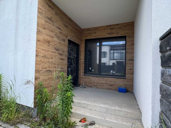 Продам котедж з міськими комунікаціями. Р-н Щасливе Рівне