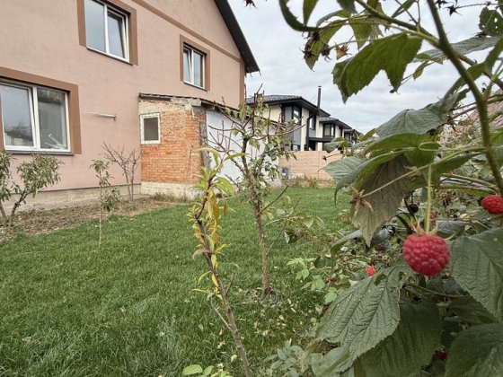 Будинок з частковим ремонтом з підвалом в класній локації! Ірпінь