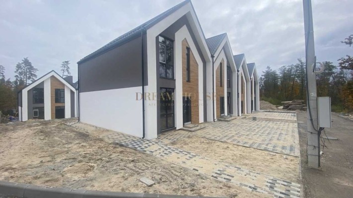 Кутовий таунхаус з ділянкою 3,08 соток - фото 1