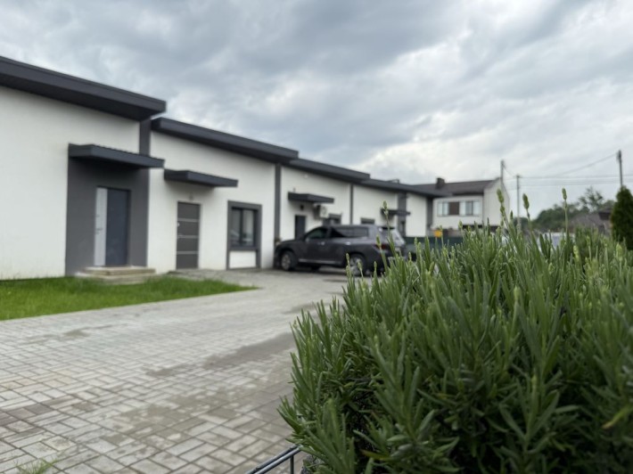 Продаж котеджу з ремонтом та власною ділянкою! - фото 1