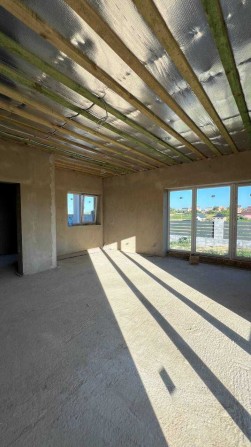 Продам сучасний будинок на ділянці 5 сот - фото 1