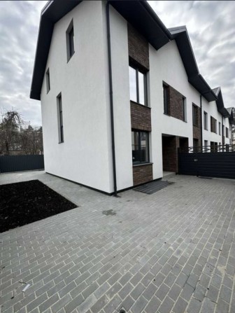 БЕЗ КОМІСІЇ, кутовий таун, в центральній частині Ірпеня - фото 1