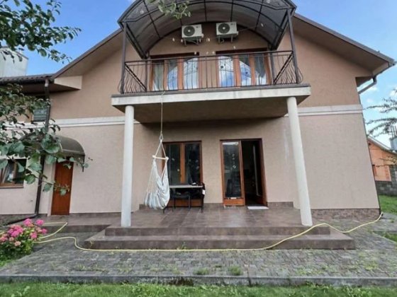 Продам затишний будинок в тихому районі міста! Ровно